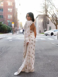 Sayani Gupta Turns Heads in Elegant White Saree – Latest Photos (10)