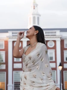 Sayani Gupta Turns Heads in Elegant White Saree – Latest Photos (12)