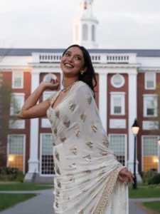 Sayani Gupta Turns Heads in Elegant White Saree – Latest Photos (13)