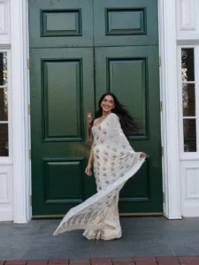 Sayani Gupta Turns Heads in Elegant White Saree – Latest Photos (9)