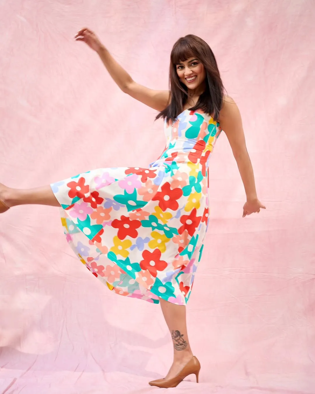 Shraddha Srinath Looks Adorable in Colorful Floral Dress – Latest Photos (12)
