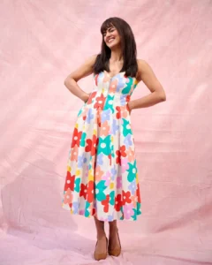 Shraddha Srinath Looks Adorable in Colorful Floral Dress – Latest Photos (9)