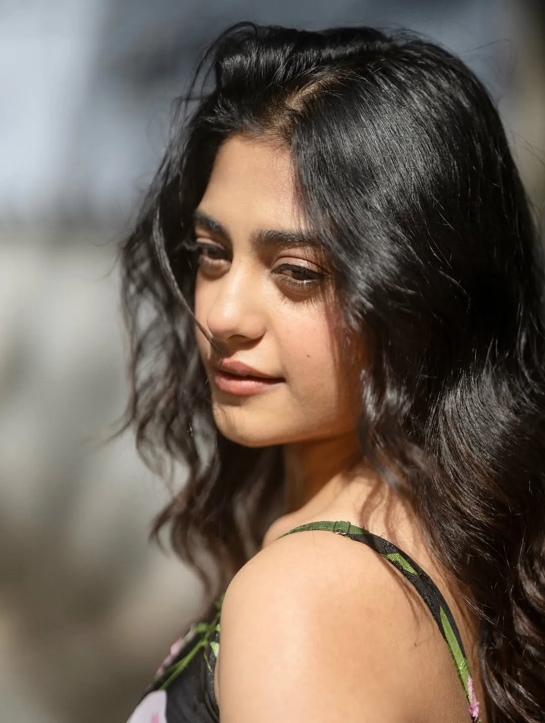 Sona Olickal Looks Charming in Floral Dress Latest Photos (10)