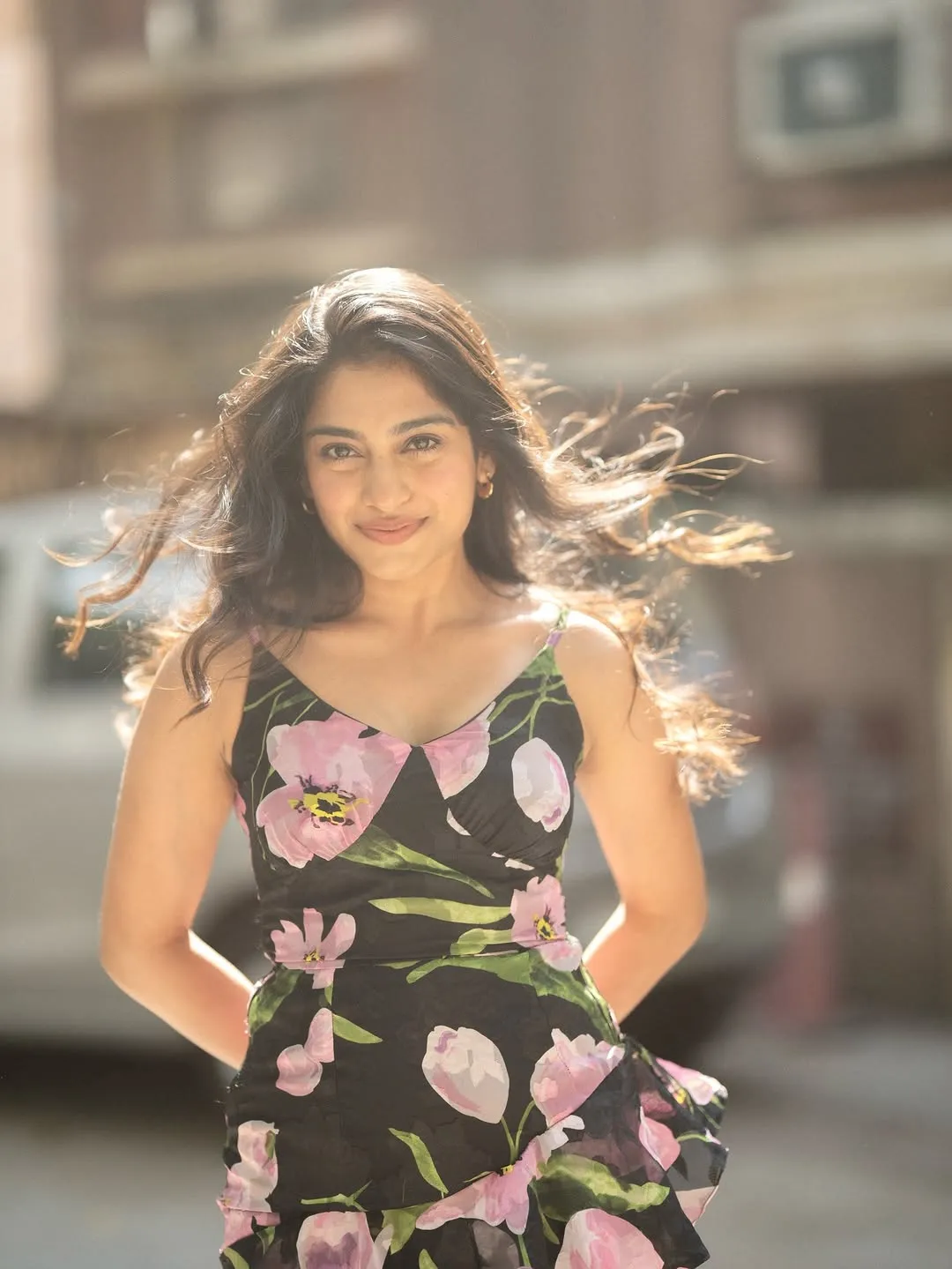 Sona Olickal Looks Charming in Floral Dress Latest Photos (16)