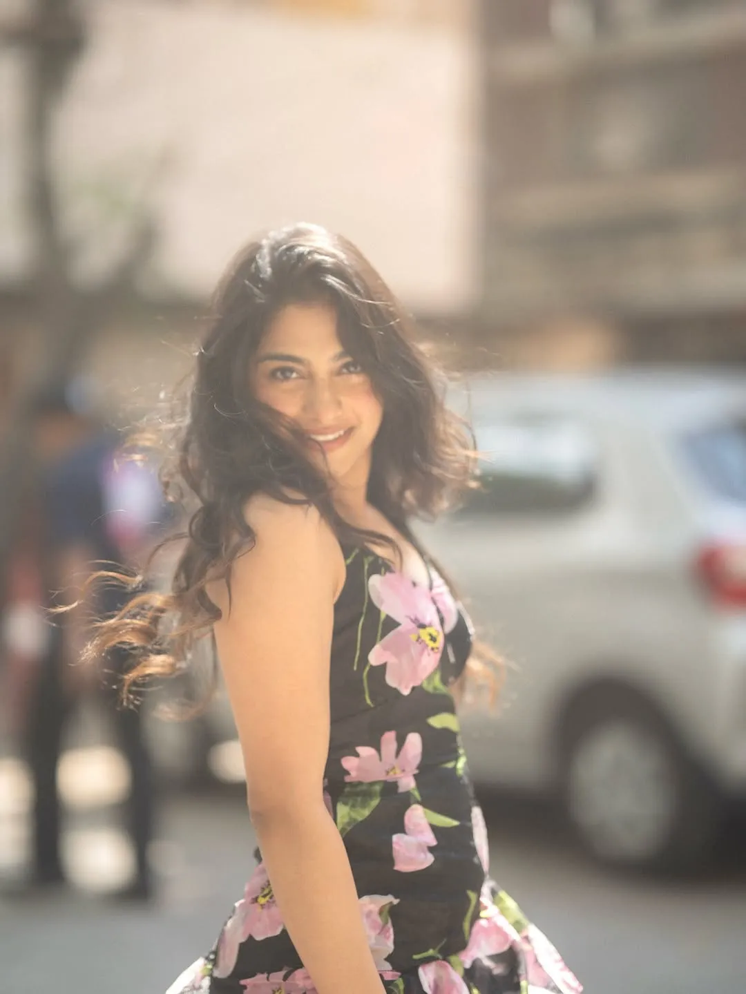 Sona Olickal Looks Charming in Floral Dress Latest Photos (17)