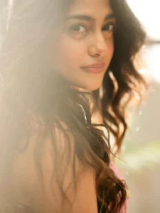 Sona Olickal Looks Charming in Floral Dress Latest Photos (8)