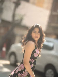 Sona Olickal Looks Charming in Floral Dress Latest Photos (9)