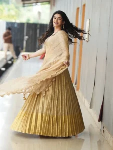 Soundariya Nanjundan Dazzles in Elegant Golden Traditional Outfit (6)