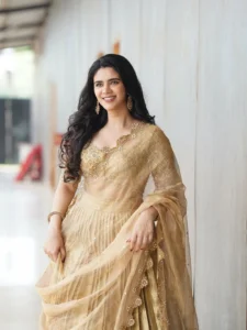 Soundariya Nanjundan Dazzles in Elegant Golden Traditional Outfit (7)