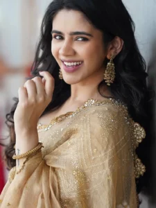 Soundariya Nanjundan Dazzles in Elegant Golden Traditional Outfit (8)