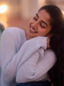 Sushmita Shetty Looks Adorable in Cozy White Sweater Latest Photos (5)